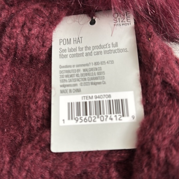 WEST LOOP BURGUNDY POM HAT - Picture 7 of 8